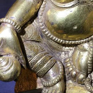 A Sino-Tibetan gilt bronze figure of Jambhala, 19/20th C. — 照片 16