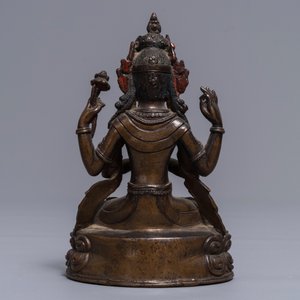 A Sino-Tibetan gilt bronze figure of the four-armed Avalokiteshvara, 18th C. — 照片 3