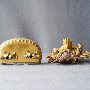 A Sino-Tibetan gilt bronze group of Mahakala and his consort Yab-Yum, 19th C. — photo 27
