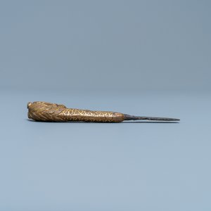 A Sino-Tibetan gilt bronze knife handle in the shape of a horse, Ming — 照片 5