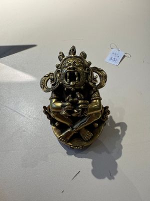 A Sino-Tibetan gilt-bronze Mahakala on stand, a Tibetan Vajradhaka and a Hayagriva, 19/20th C. — foto 23