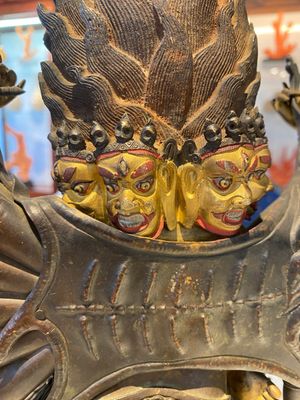 A Sino-Tibetan gilt bronze sculpture of Yamantaka, probably 17/18th C. — photo 5