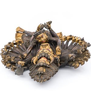 A Sino-Tibetan gilt bronze sculpture of Yamantaka, probably 17/18th C. — photo 5