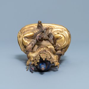 A Sino-Tibetan gilt copper alloy figure of Buddha, 18/19th C. — photo 6
