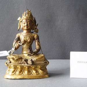 A Sino-Tibetan gilt copper alloy figure of Buddha, 18/19th C. — photo 8