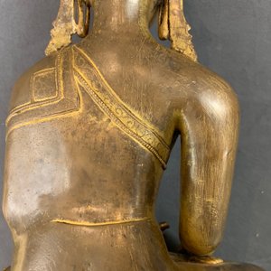 A Sino-Tibetan gilt-copper figure of Buddha Shakyamuni, 17/18th C. — 照片 16