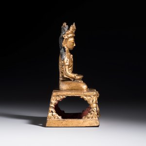 A Sino-Tibetan gilt-lacquered figure of Buddha Amitayus — photo 5