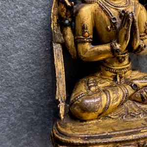 A Sino-Tibetan inlaid gilt bronze figure of Buddha, Ming — photo 13