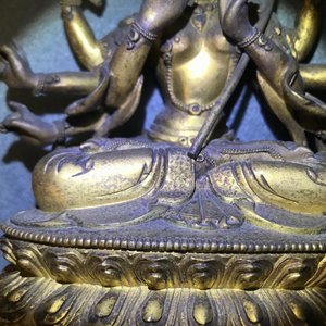 A Sino-Tibetan inlaid gilt bronze figure of Ushnishavijaya, 17/18th C. — 照片 11