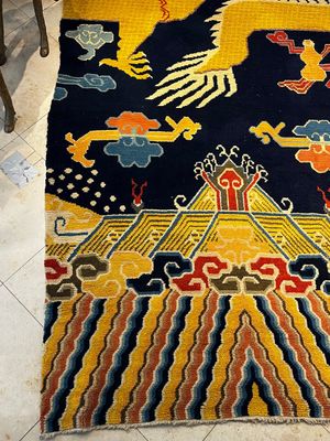 A Sino-Tibetan inscribed woollen 'Dragon' pillar carpet, 19th C. — photo 11