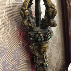A Sino-Tibetan turquoise-inlaid gilt bronze vajra, 17/18th C. — photo 7