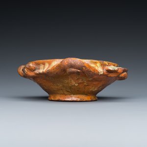 A slip-decorated three-handled earthenware bowl, probably Germany, 16/17th C. — photo 6