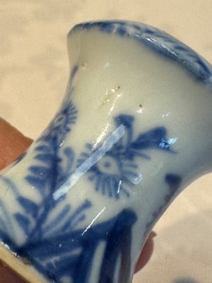 A small Chinese blue and white covered vase and a miniature salt, Kangxi — 照片 21