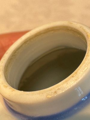 A small Chinese blue and white covered vase and a miniature salt, Kangxi — 照片 9