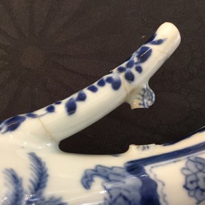 A small Chinese blue and white jug with a naked European, Kangxi — photo 12