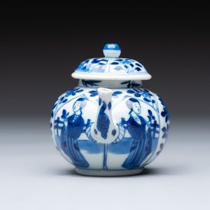 A small Chinese blue and white 'Long Eliza' teapot and cover, jade mark, Kangxi — 照片 4