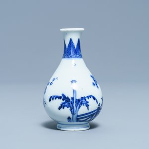 A small Chinese blue and white 'Three friends of winter' vase, Qianlong — 照片 3