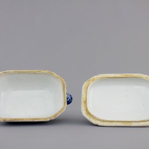 A small Chinese blue and white tureen on stand, Qianlong, 18th C. — photo 7