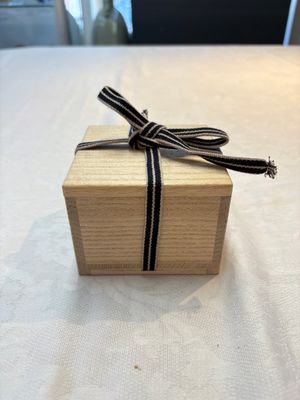 A small Chinese blue-glazed 'jun' tea cup with a wooden box, Song/Yuan — photo 1