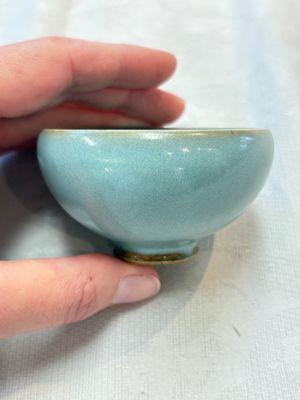 A small Chinese blue-glazed 'jun' tea cup with a wooden box, Song/Yuan — photo 4