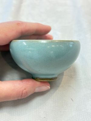 A small Chinese blue-glazed 'jun' tea cup with a wooden box, Song/Yuan — photo 5