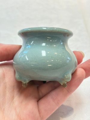 A small Chinese blue-glazed 'jun' tripod censer, Jin/Yuan — photo 3