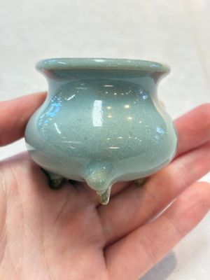 A small Chinese blue-glazed 'jun' tripod censer, Jin/Yuan — photo 4