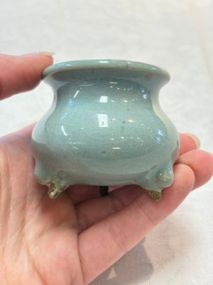 A small Chinese blue-glazed 'jun' tripod censer, Jin/Yuan — photo 5