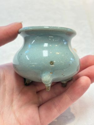 A small Chinese blue-glazed 'jun' tripod censer, Jin/Yuan — photo 6