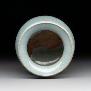A small Chinese blue-glazed 'jun' tripod censer, Jin/Yuan — photo 5