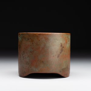 A small Chinese bronze cylindric tripod censer, Xuande mark, Ming — photo 2