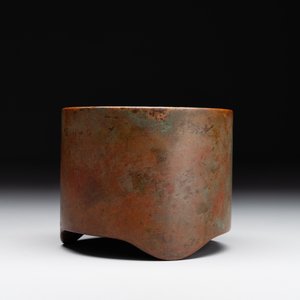 A small Chinese bronze cylindric tripod censer, Xuande mark, Ming — photo 5
