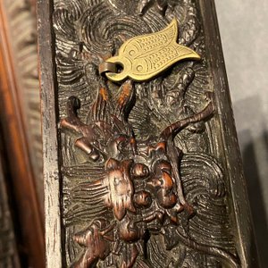 A small Chinese carved wooden 'dragon' cabinet, Republic — 照片 16