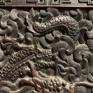 A small Chinese carved wooden 'dragon' cabinet, Republic — 照片 21