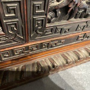A small Chinese carved wooden 'dragon' cabinet, Republic — 照片 32