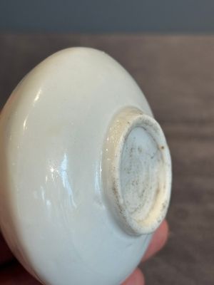 A small Chinese Dehua blanc de Chine 'dragon' bottle vase, Kangxi — photo 11