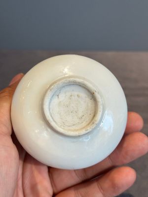 A small Chinese Dehua blanc de Chine 'dragon' bottle vase, Kangxi — photo 9