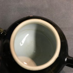 A small Chinese famille rose black ground teapot and cover, Yongzheng/Qianlong — photo 14