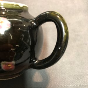 A small Chinese famille rose black ground teapot and cover, Yongzheng/Qianlong — photo 15