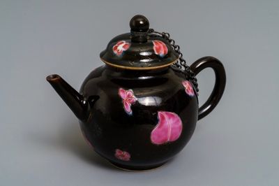 雍正乾隆 花卉粉彩黑底 茶壶
