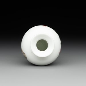 A small Chinese famille rose eggshell 'landscape' vase, Yongzheng mark, 20th C. — foto 6