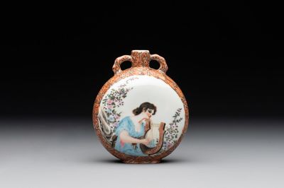 A small Chinese famille rose 'faux-marbre' and 'European subject' moonflask, Qianlong mark, 20th C.