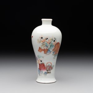 A small Chinese famille rose 'playing boys' 'meiping' vase, Republic — photo 2