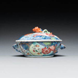 A small Chinese famille rose 'tobacco leaf' tureen and cover, Qianlong — 照片 2