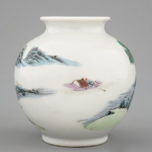 A small Chinese famille rose zun vase with Hongxian mark — photo 3