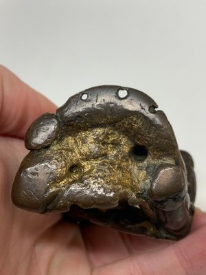 A small Chinese gilt bronze paperweight in the form of a kneeling foreigner, Ming — photo 10