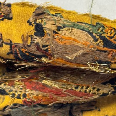 A small Chinese gold-thread brocade 'Dragon' panel — photo 13