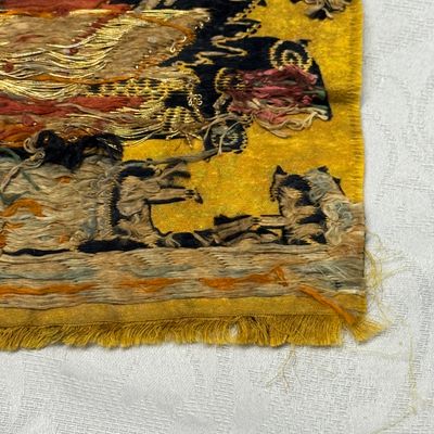 A small Chinese gold-thread brocade 'Dragon' panel — photo 8