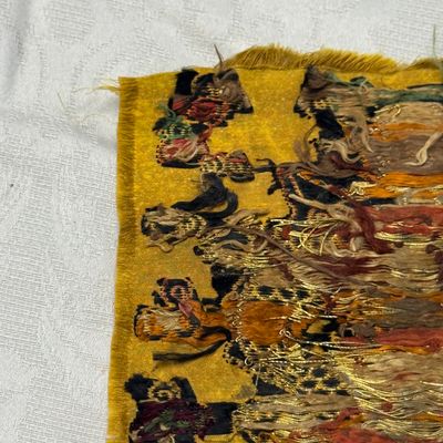 A small Chinese gold-thread brocade 'Dragon' panel — photo 10