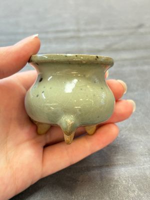 A small Chinese green-glazed 'jun' tripod censer, Hebi kilns, Song/Yuan — photo 6